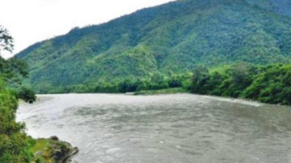 सुक्खा पहिरोले अरुण थुनिएपछि दुई किलोमिटर माथिसम्म ताल